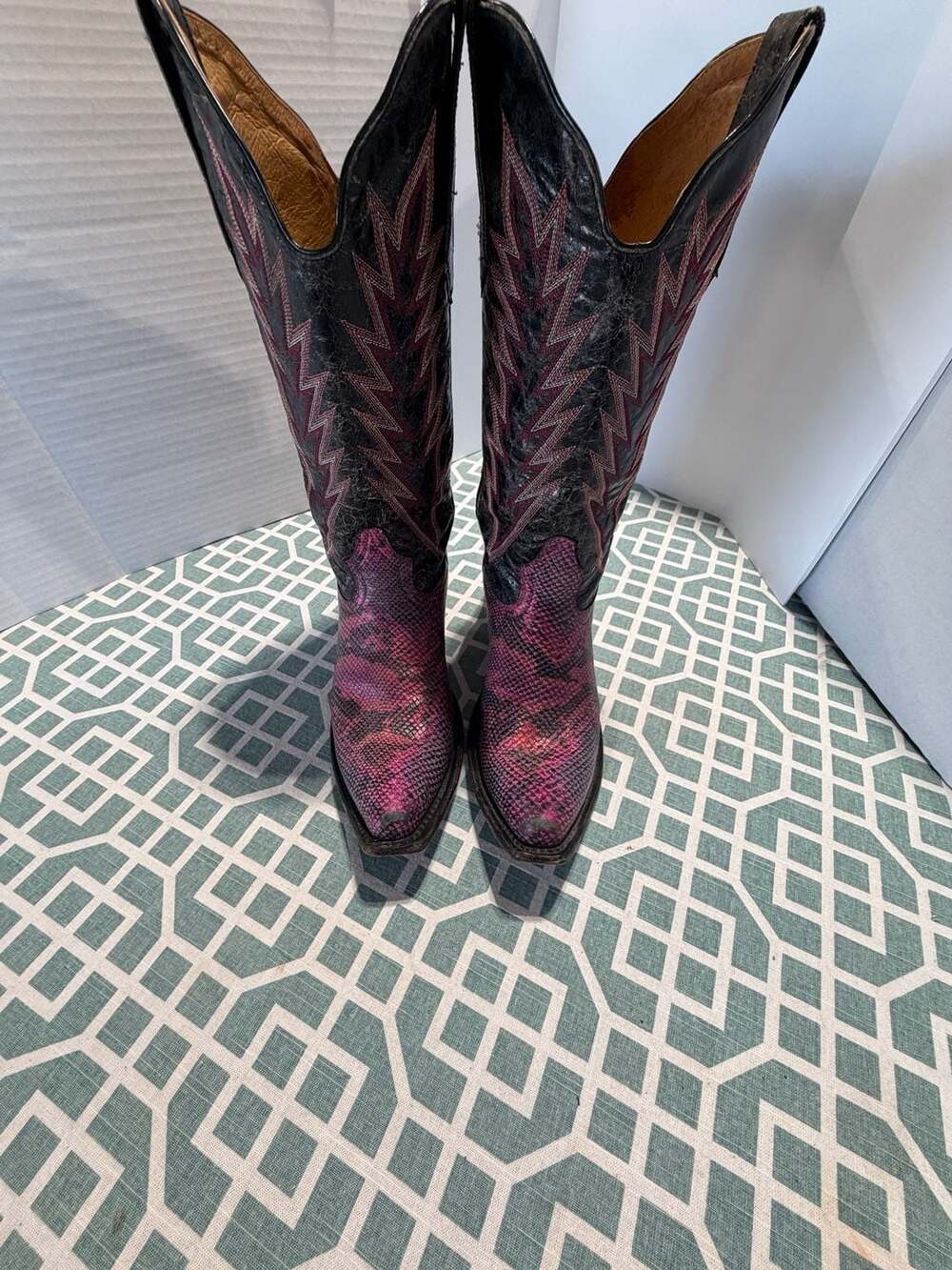 Johnny Ringo Hot Pink Snakeskin Cowgirl Boots Size 8 B